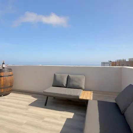 Luxury Penthouse Apartment *
